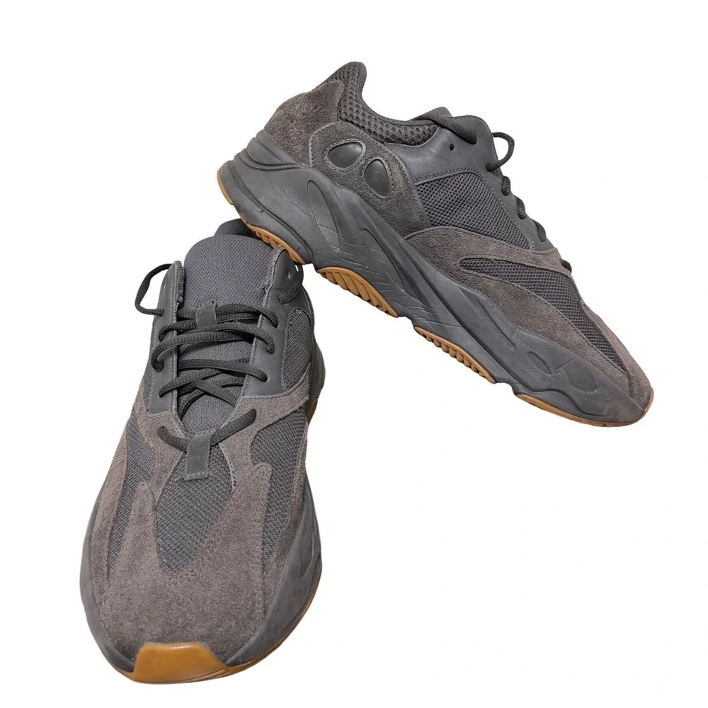 Adidas Yeezy Boost 700 Mens Utility Black FV5304 Suede Mesh Gum Sole Sneaker